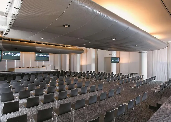 Radisson Blu Es. , a
